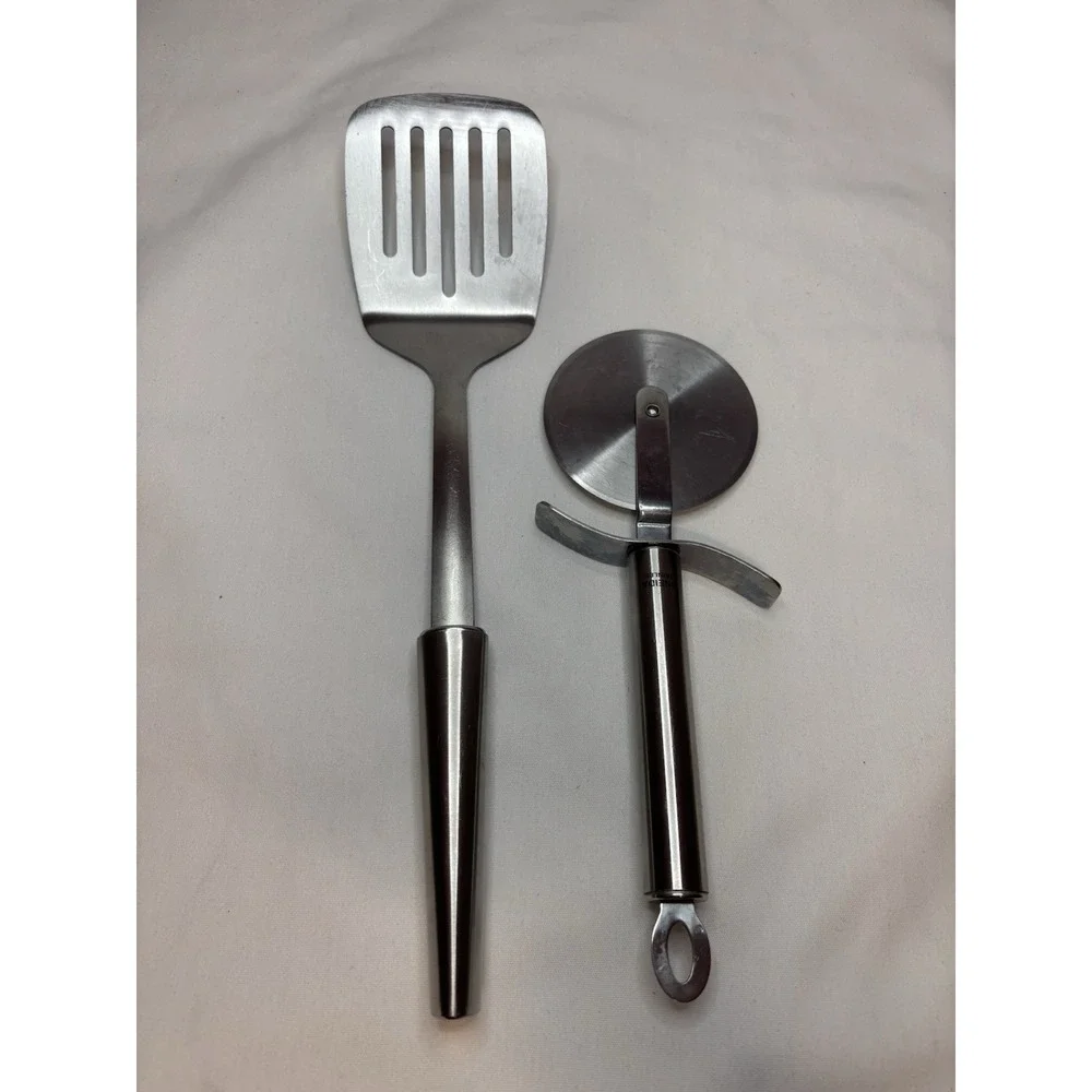 ONEIDA Stainless Steel Spatula and Pizza Cutter Set, Silver, 2 Pieces